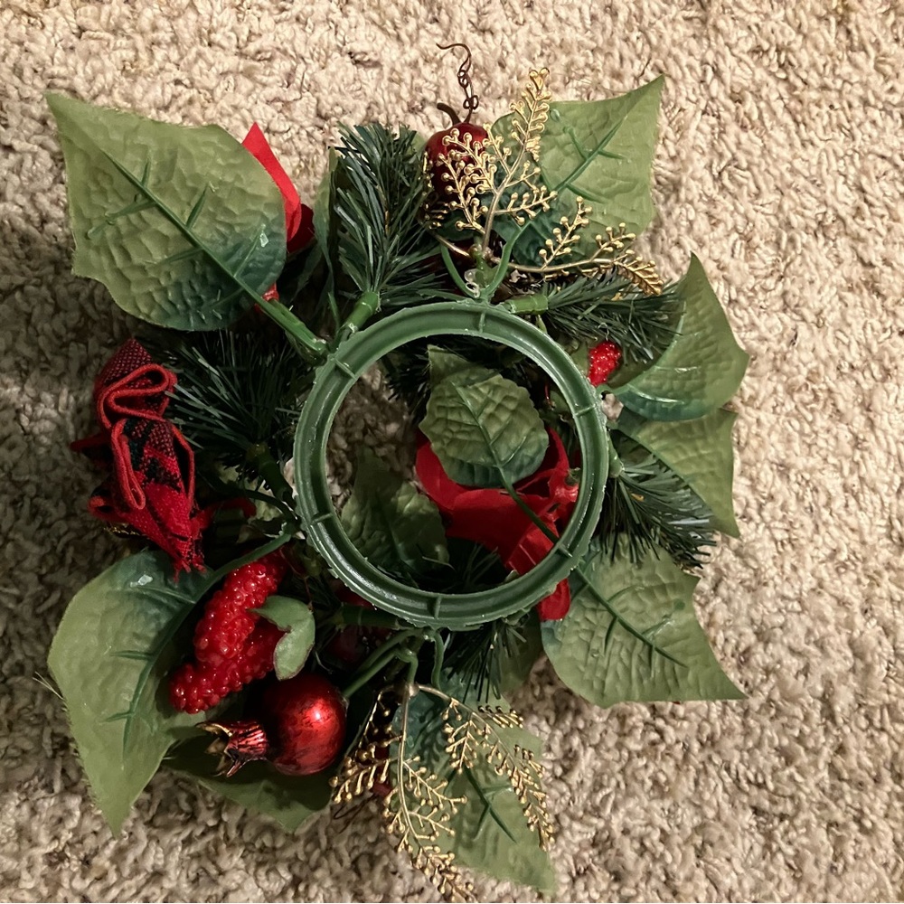 Vintage Holiday Wreath Candle Ring - Picture 5 of 5